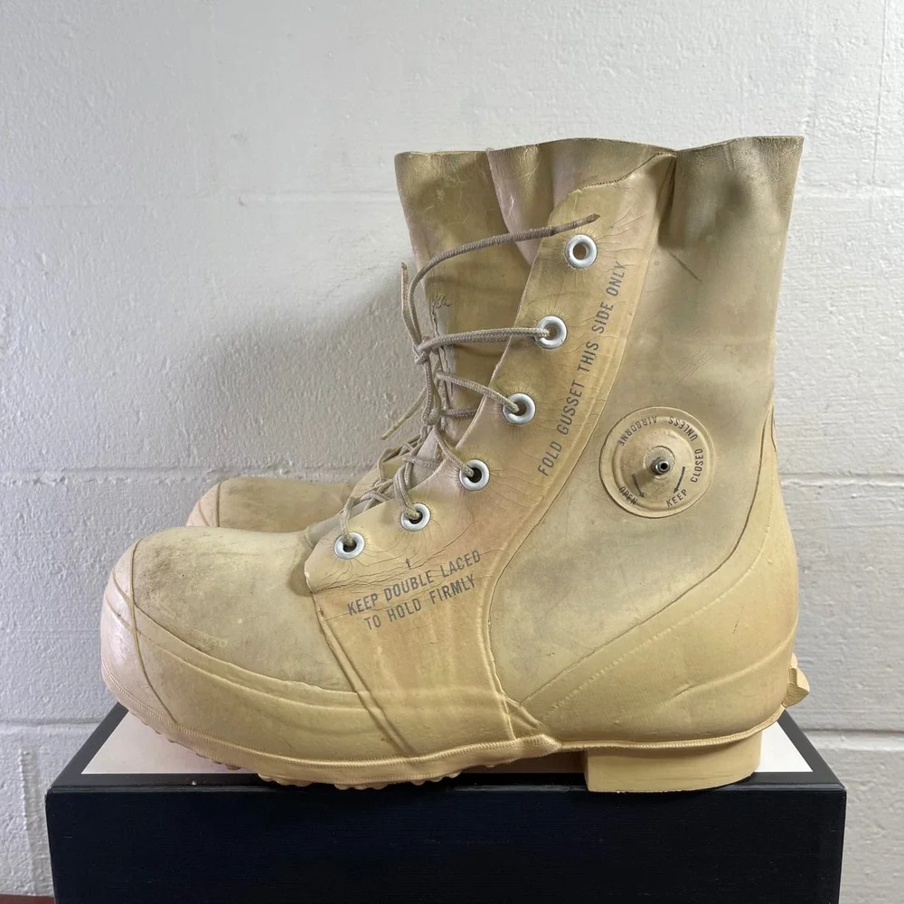 VINTAGE Bata Mickey Mouse Bunny US Military Boots Cream Cold Weather Men's 11 R